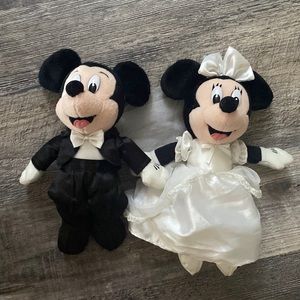 Bride and groom Minnie and Mickey Mouse